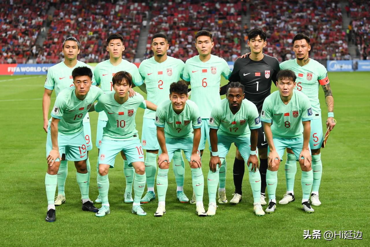亚洲足球赛场上，夺冠热门队伍将亮剑对决的简单介绍