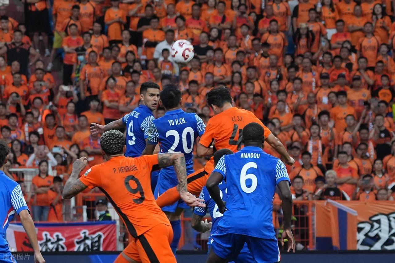 申花逼平苏宁,双方争夺积分激烈 申花逼平苏宁,双方争夺积分激烈