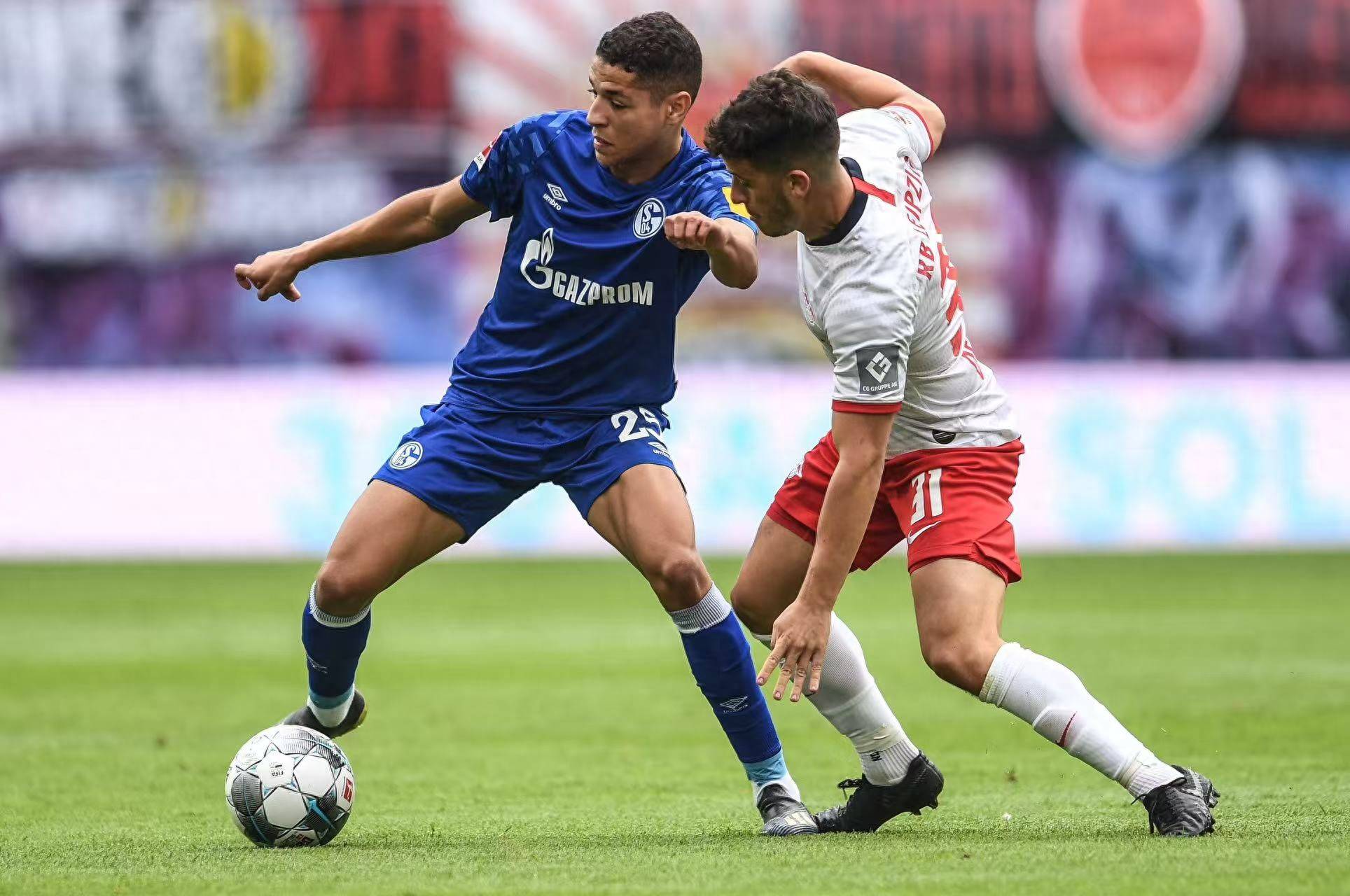 柏林赫塔队员发挥稳定，争夺下一轮比赛资格