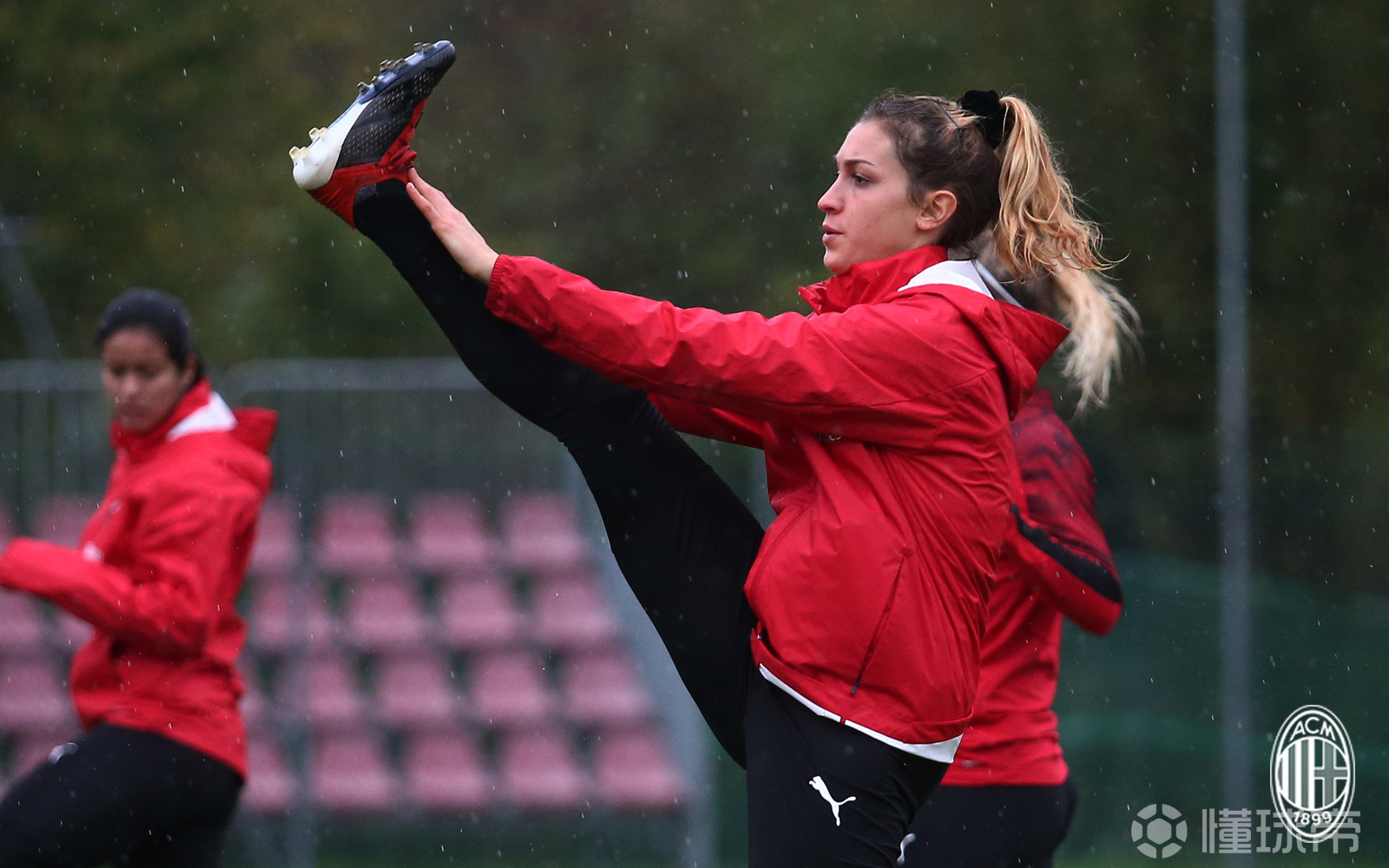 欧洲球队备战工作全面展开，热火朝天