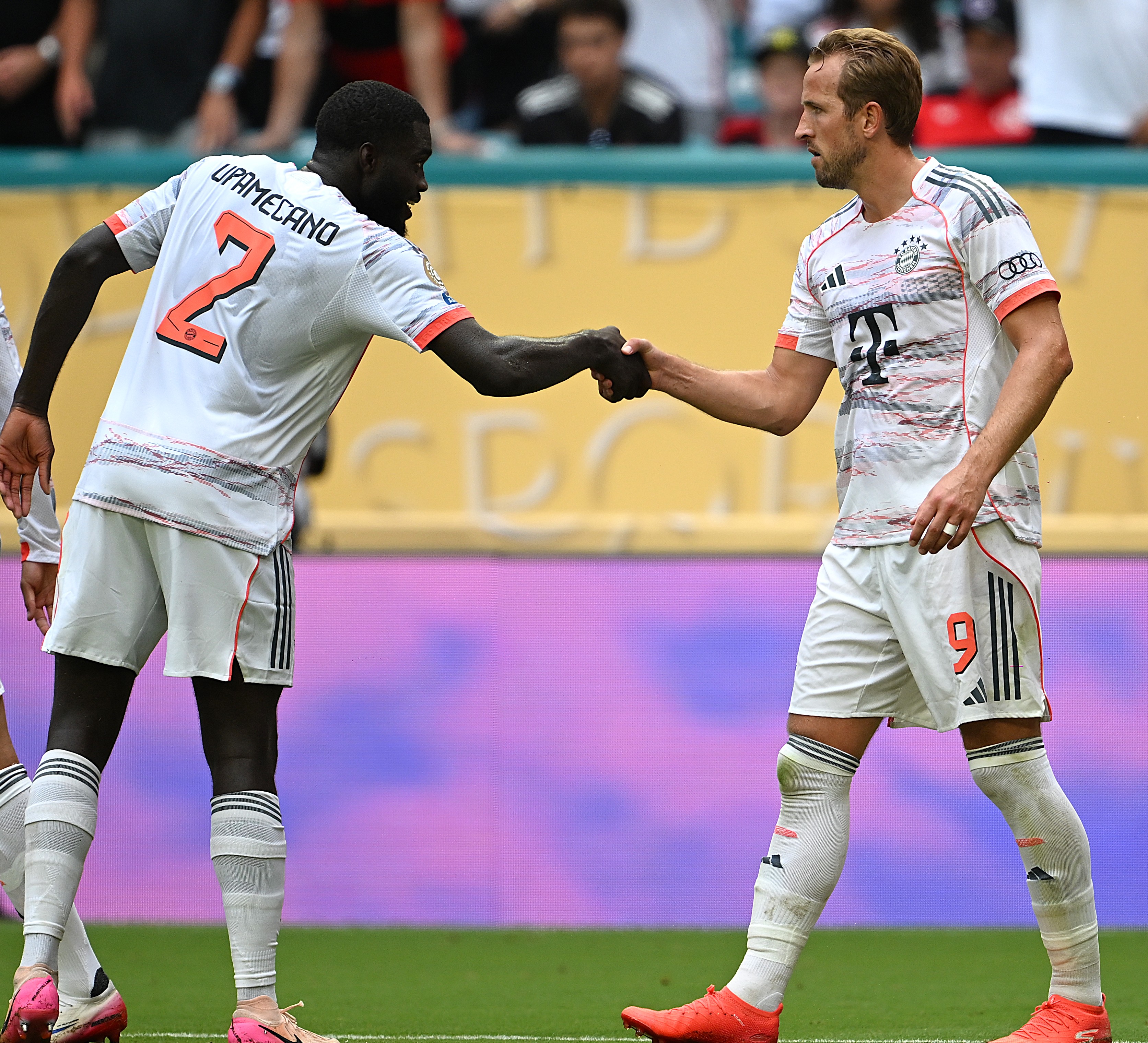 拜仁逆袭尤文，晋级四强