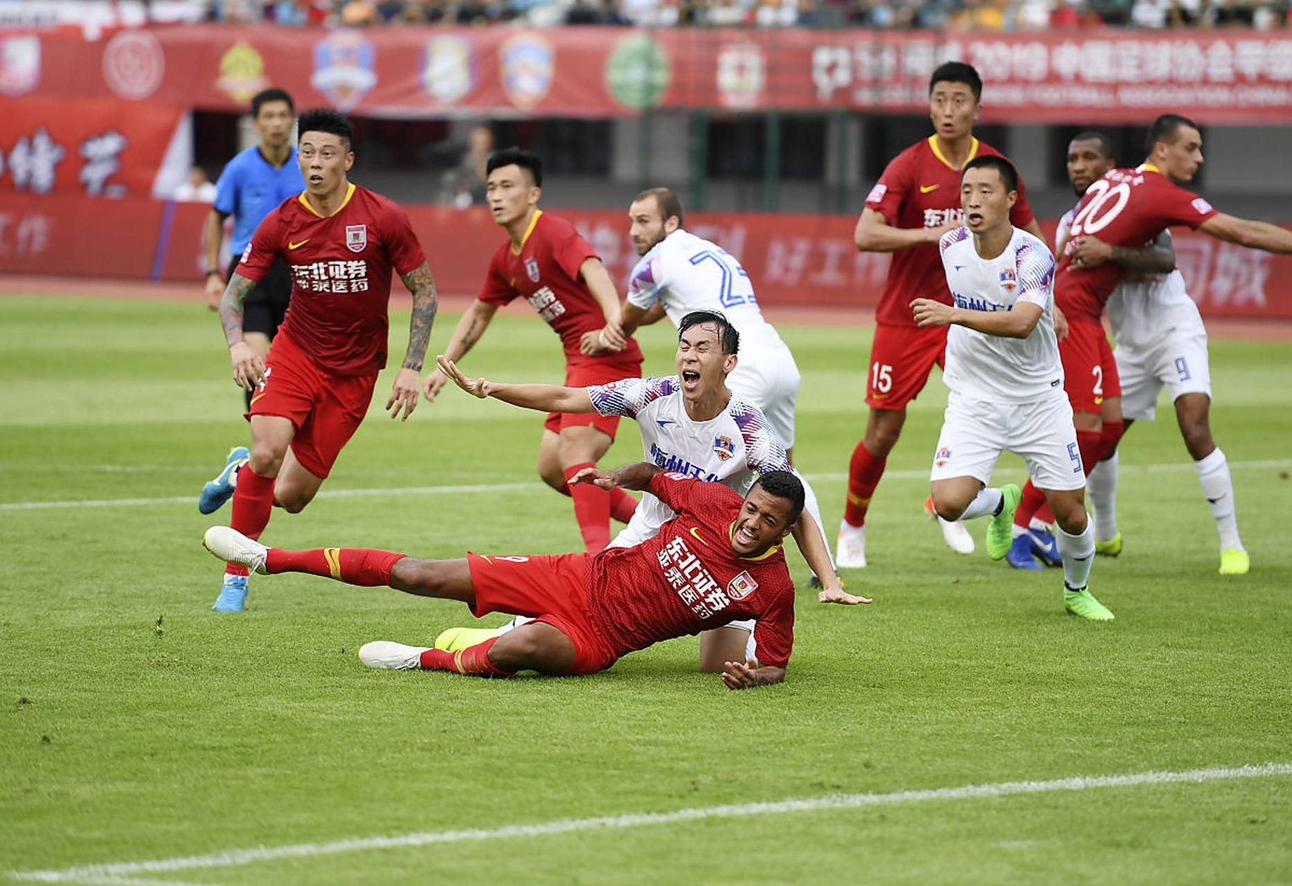 广州富力客场战平青岛黄海,积分榜位列上游的简单介绍 广州富力客场战平青岛黄海,积分榜位列上游的简单介绍