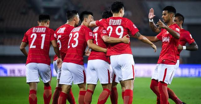 上港再度被申花逼平,近四轮只取得一场胜利 上港再度被申花逼平,近四轮只取得一场胜利