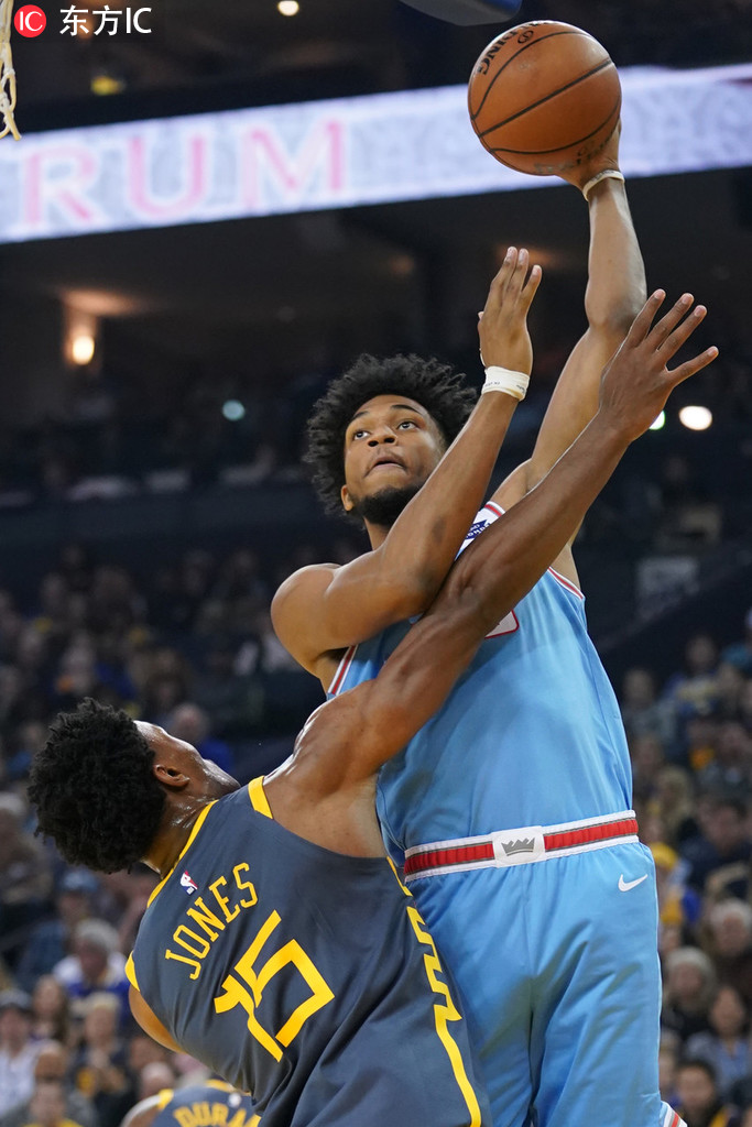 国王险胜雷霆,戈伯特手感火热 国王险胜雷霆,戈伯特手感火热