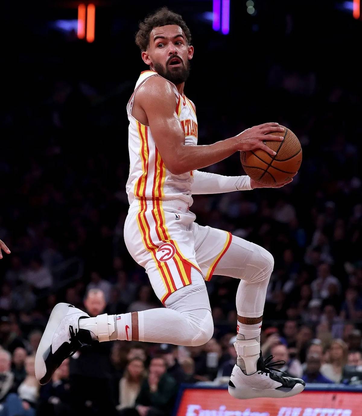 老鹰惜败独行侠，特雷-杨砍下25+5+5的简单介绍