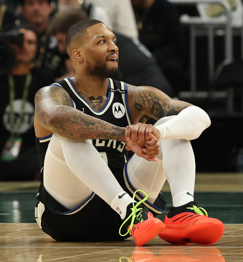 开拓者险胜凯尔特人，利拉德绝杀